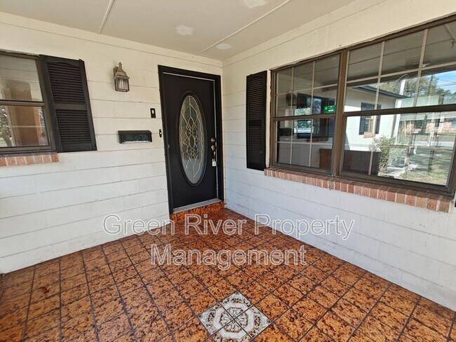 Photo - 588 Madeira Dr