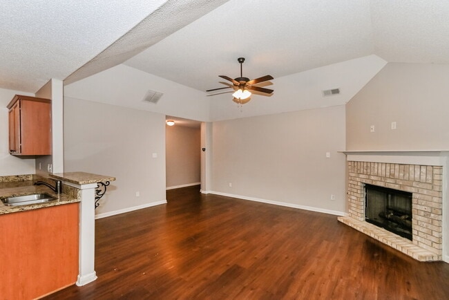 Photo - 9440 Darren Cir S