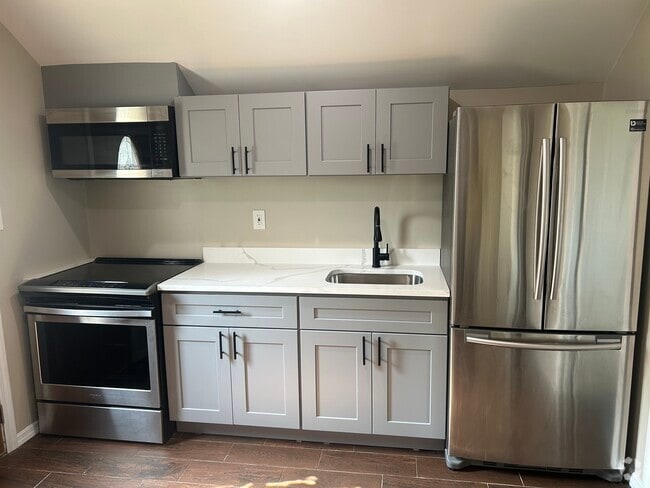 Building Photo - 137 Wittberg St Unit 1 Rental