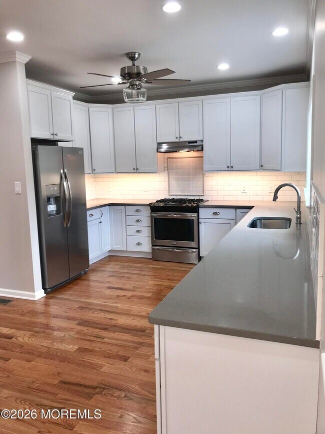 Photo - 504 N Lake Dr