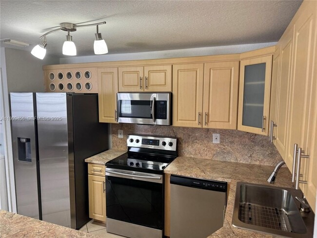 Building Photo - 7542 NW 175th St