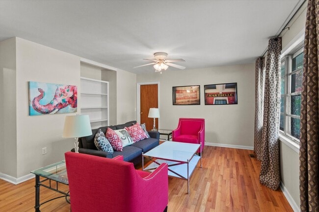 Photo - 700 Cedar St NW