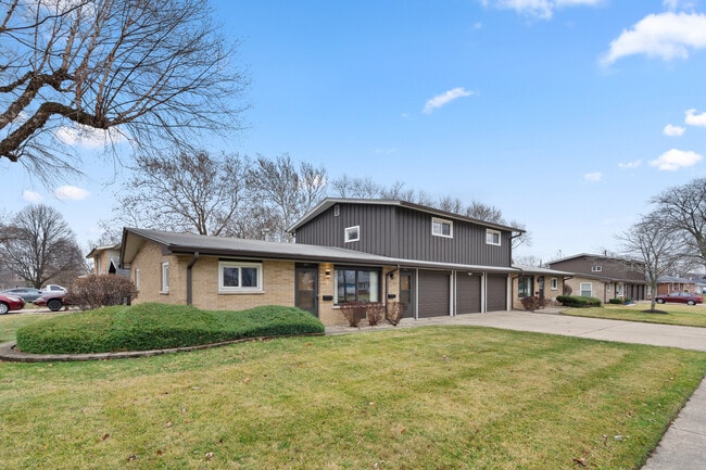 541 N Edgelawn Dr