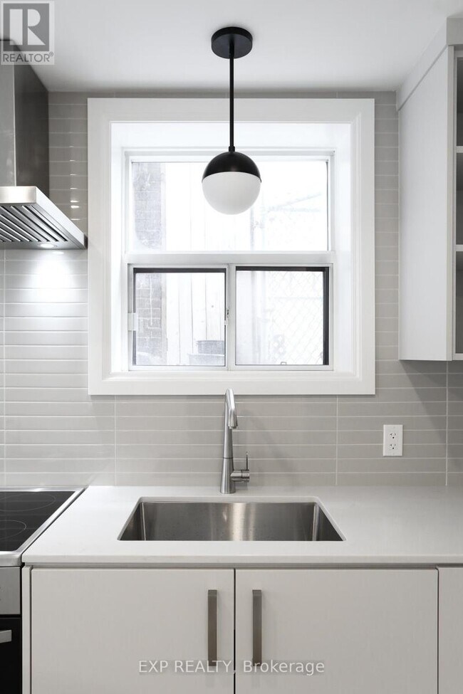 Photo - 73 Balfour Ave Unité Apt 1