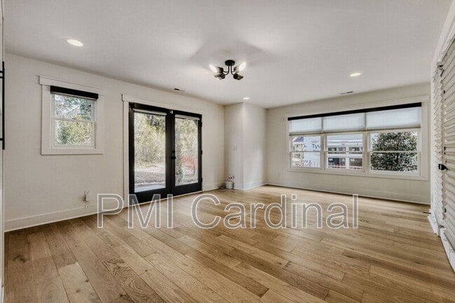 Photo - 3121 Colyer Pl