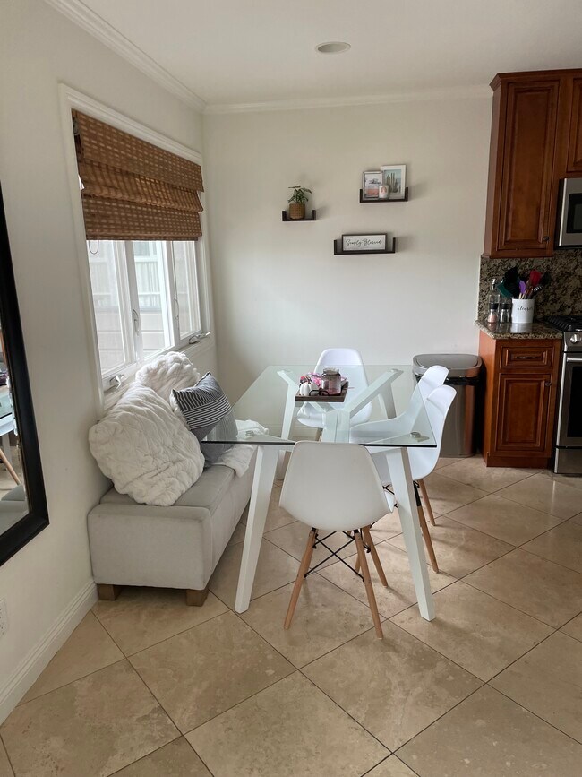 Photo - 1108 W Balboa Blvd Unidad C