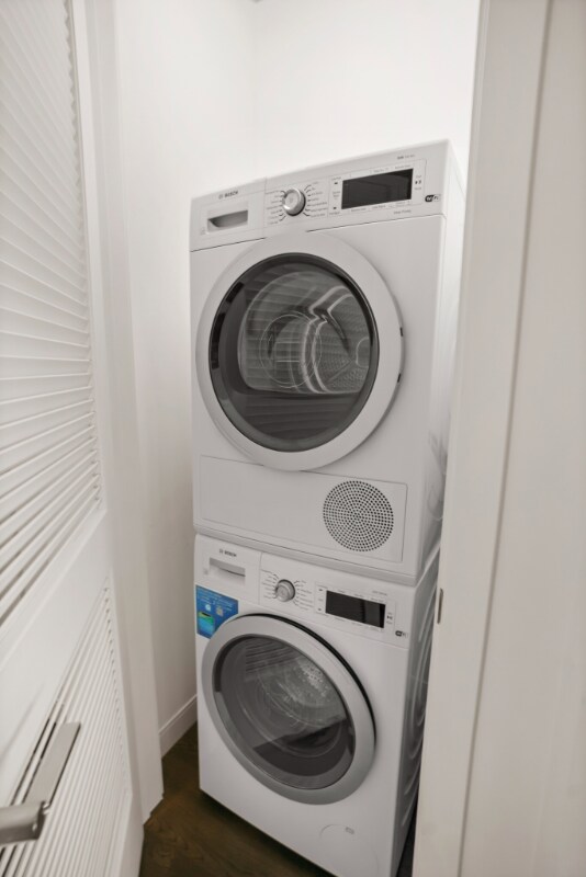 Photo - 441 E Waterside Dr