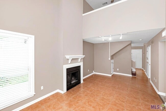 Photo - 1865 Fountain Ave