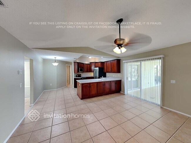 Photo - 2275 Cork Oak St W