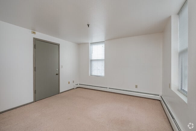 1BR,1BA - 400SF - Living Room - 501 W Franklin Ave