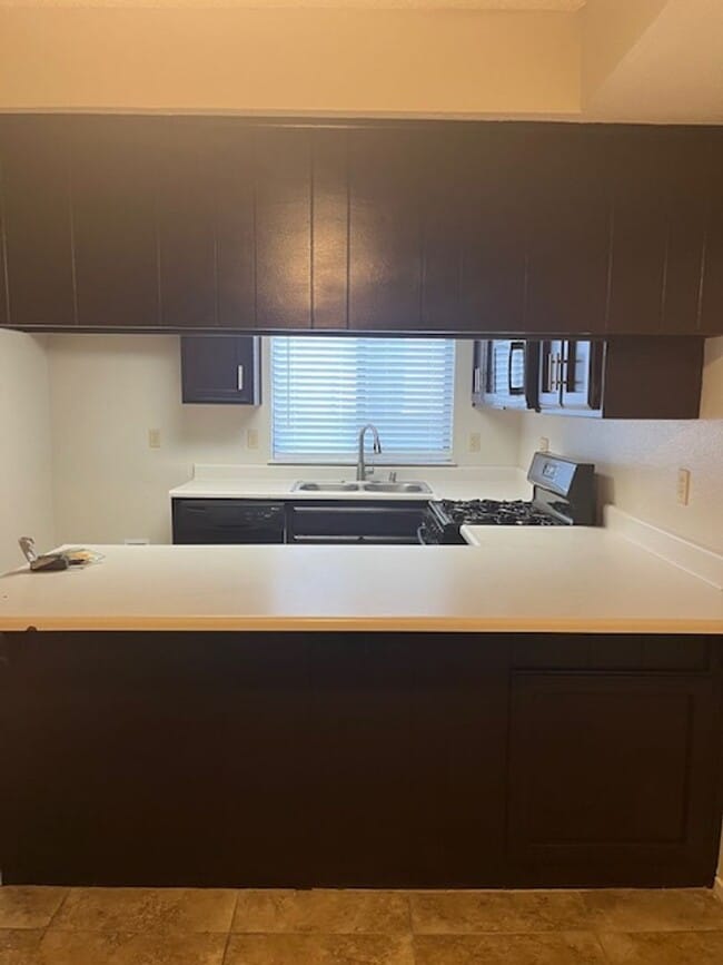 Building Photo - BC817-11 Unit 817-16