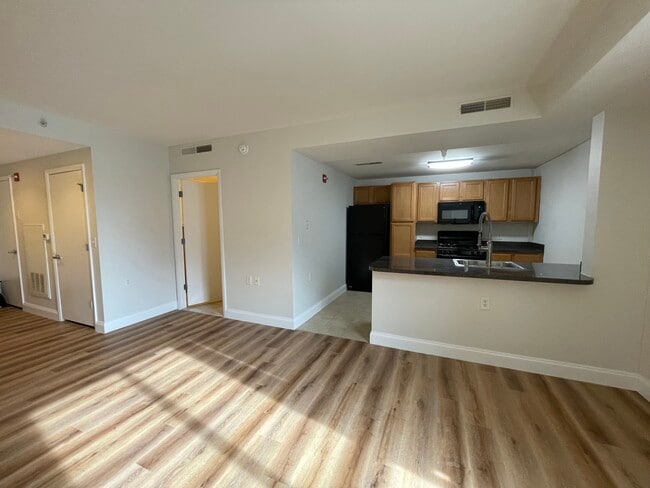 Photo - 350 G St SW Unit N403