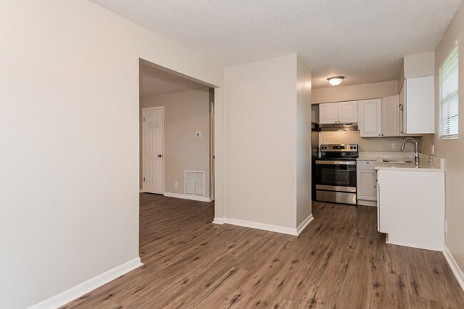 Photo - 304 Citizen St