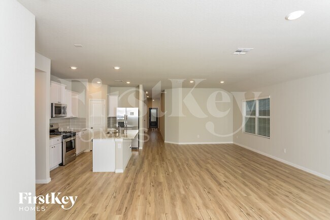 Photo - 14006 Feed Park