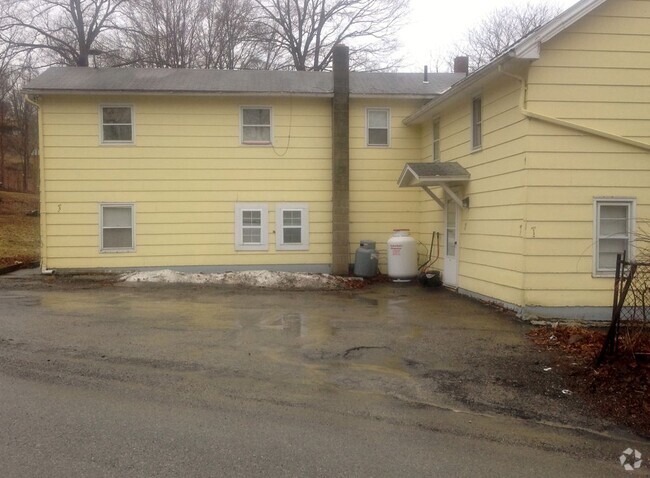 Building Photo - 1 Amdurer Rd Unit 2 Rental
