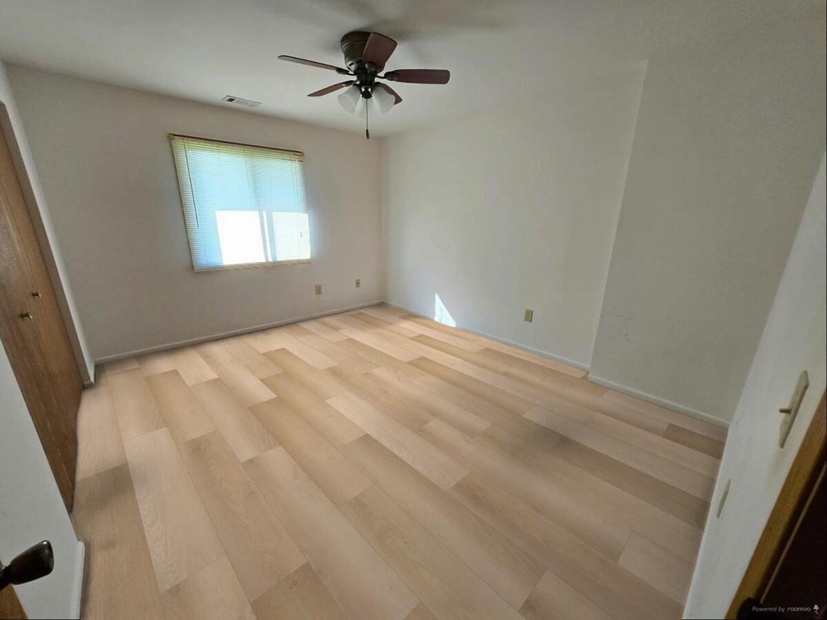 Photo - 470 Echo Ln Condo Unit B