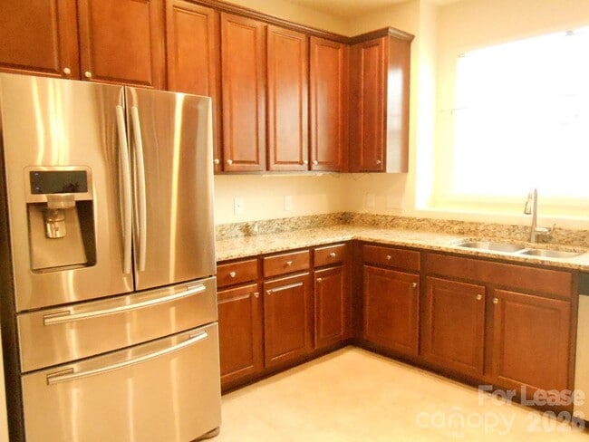 Photo - 115 Leyton Loop