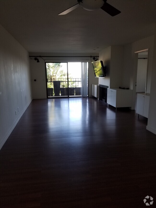 Building Photo - 6465 Kanan Dume Rd Unit na Rental