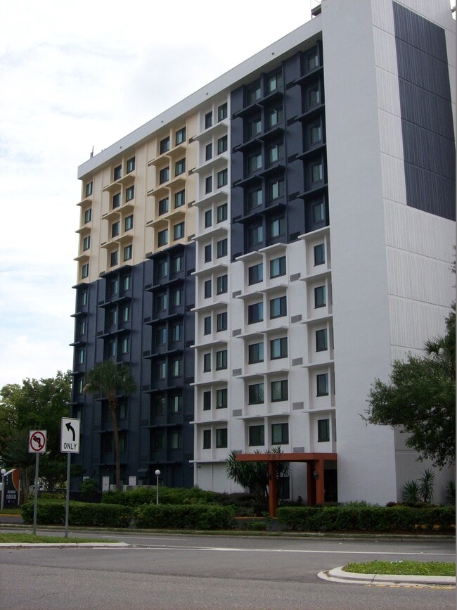 Building Photo - Orlando Cloisters Rental