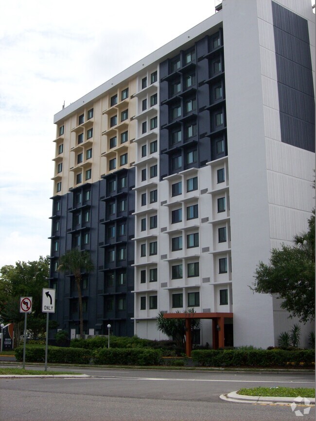 Building Photo - Orlando Cloisters Rental