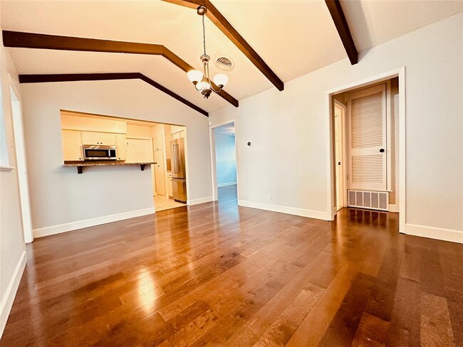 Photo - 103 Prince Dr