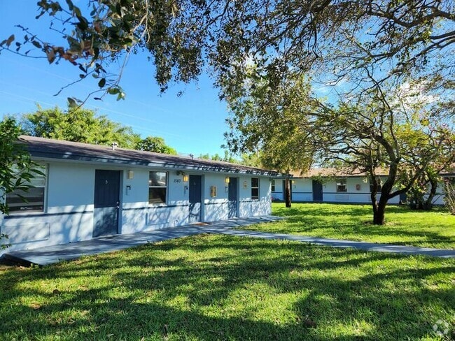 Building Photo - 1540 W 34th St Rental