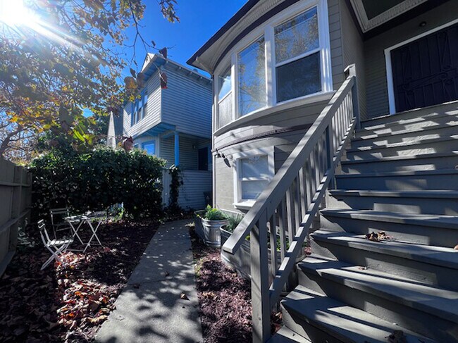 Photo - 1039 Peralta St