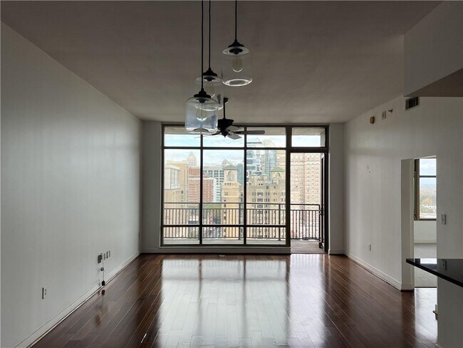 Photo - 565 Peachtree St NE Unit 1601