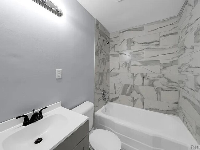 Photo - 20450 Midway Ave