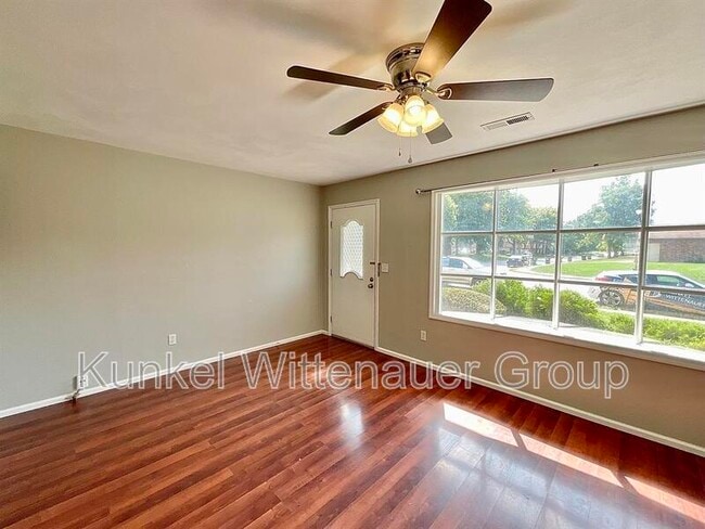 932 Mace's Grove St