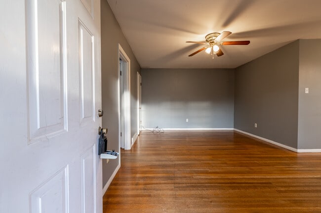 Photo - 430 N Graham St