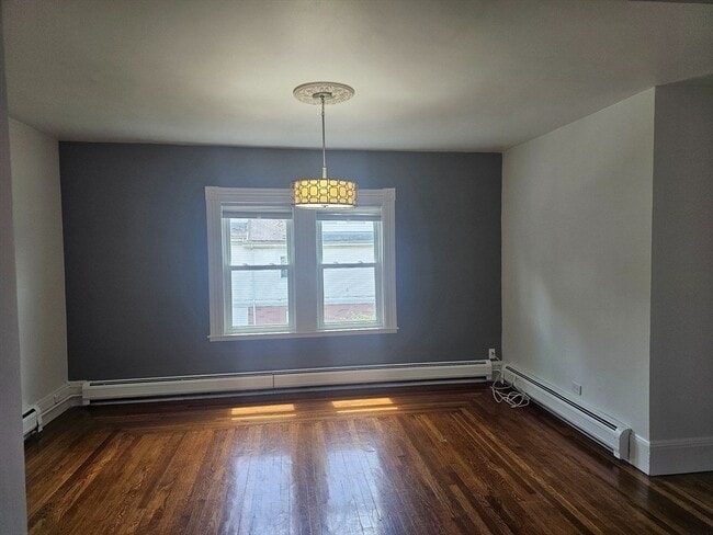 Photo - 304 Wood St