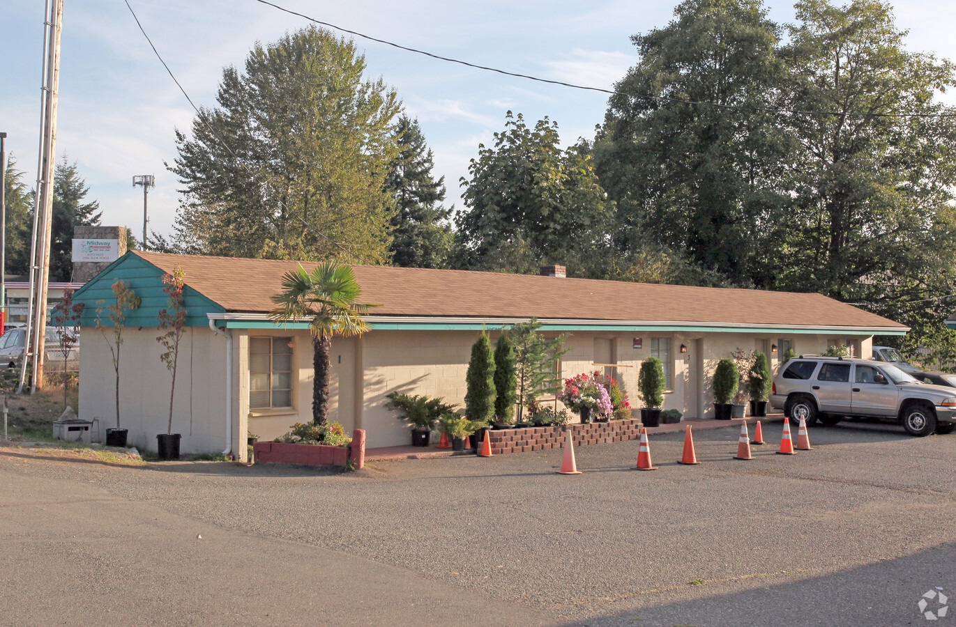 Photo - College Inn Apartments