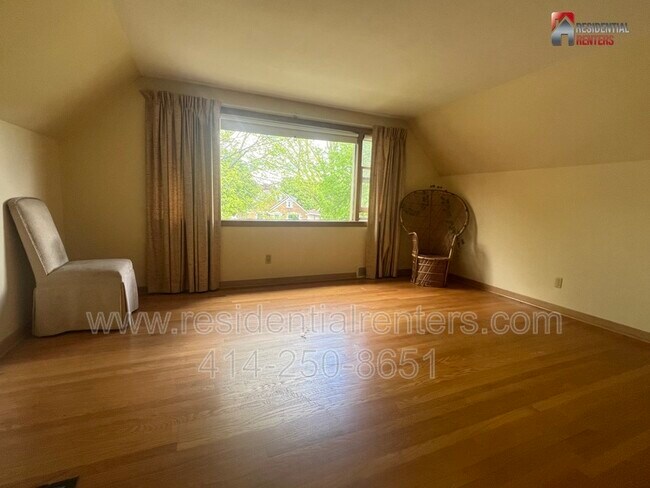 Photo - 4713 N 90th St