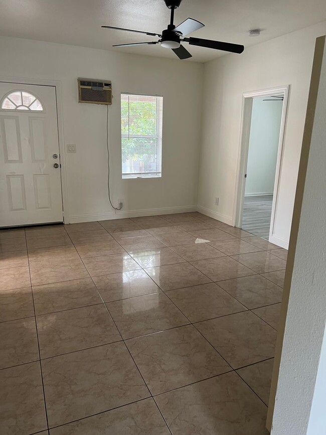 Building Photo - 3561 Atlantic St Unit 3561 ½