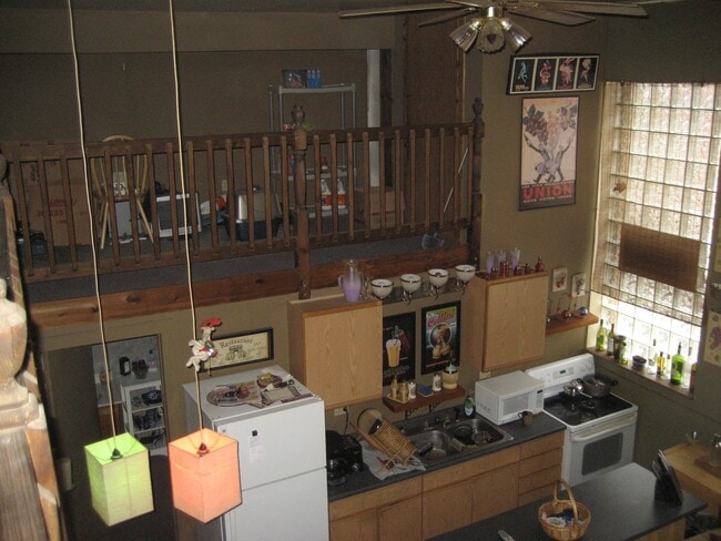 Photo - 25 W Chestnut St Unit 2D