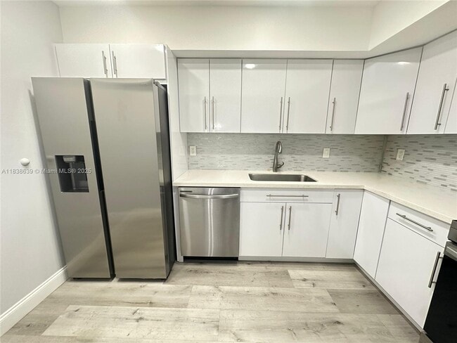 Building Photo - 901 Hillcrest Dr Unit 405 Rental