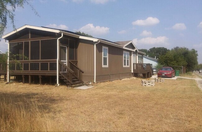 Photo - 327 Maridel Ave