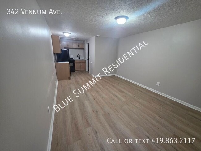 Photo - 342 Vennum Ave