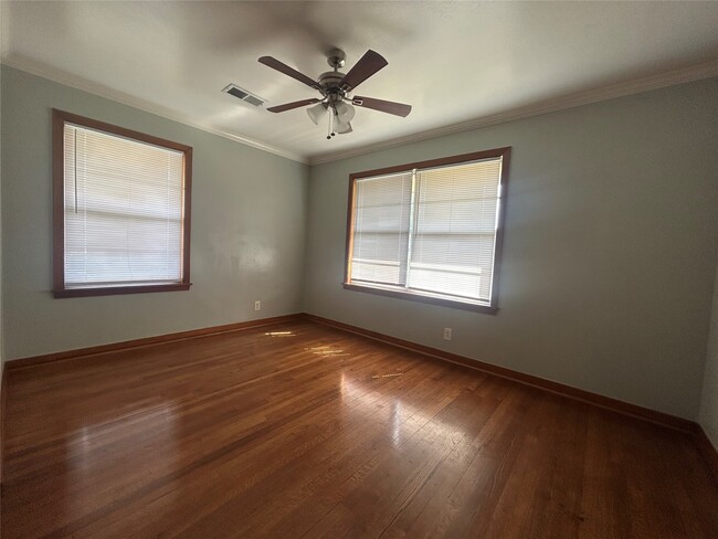 Photo - 7703 Wynlea St