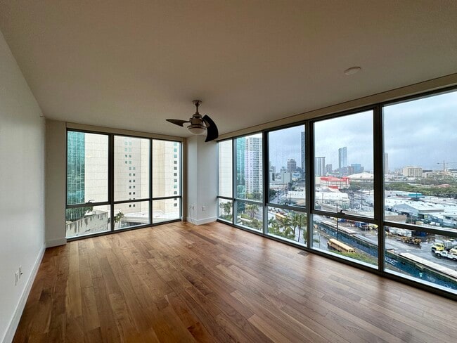 Building Photo - 1189 Waimanu St Unit 1009