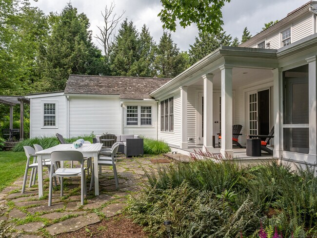 Photo - 61 Old Litchfield Rd