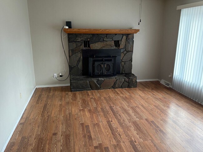 Photo - 4 Bedroom, 2 Bath Home for Rent