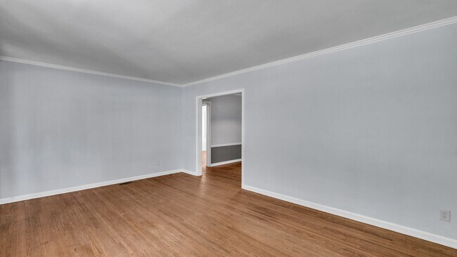 Photo - 2 Bed / 1 Bath with a flex room in Tulsa! ...