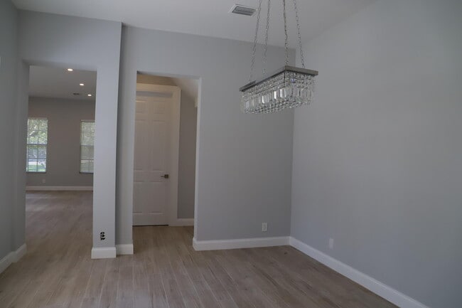Photo - 806 NW 82nd Pl