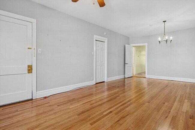 Photo - 5033 W Cullom Ave Unit 1