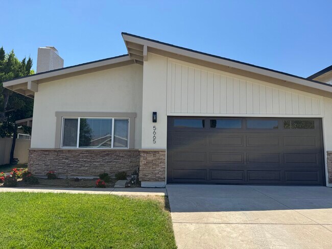 Building Photo - 5665 Meadow Vista Wy Rental