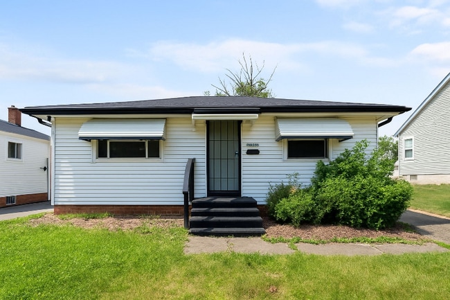 Building Photo - 4672 Hillside Ave Rental