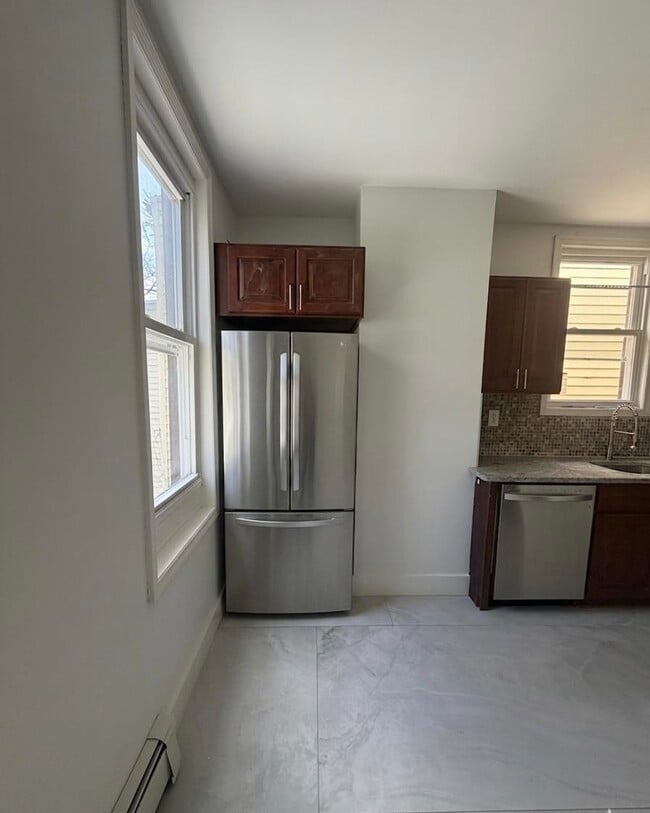 Photo - 132 Bayview Ave