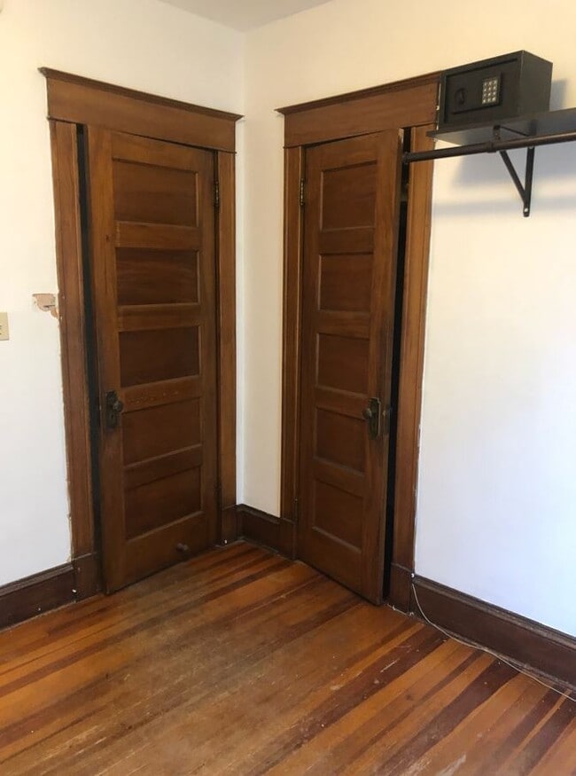 Photo - 374 Morris St